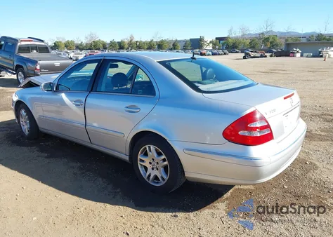 2004 Mercedes-Benz E 320 z USA, uszkodzony, nr VIN WDBUF65J64A521212